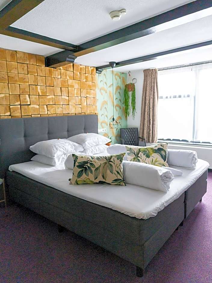 Wolf Hotel Kitchen & Bar