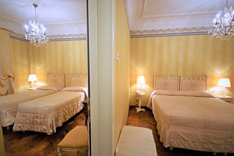 Family Room (2 Adults + 2 Children)