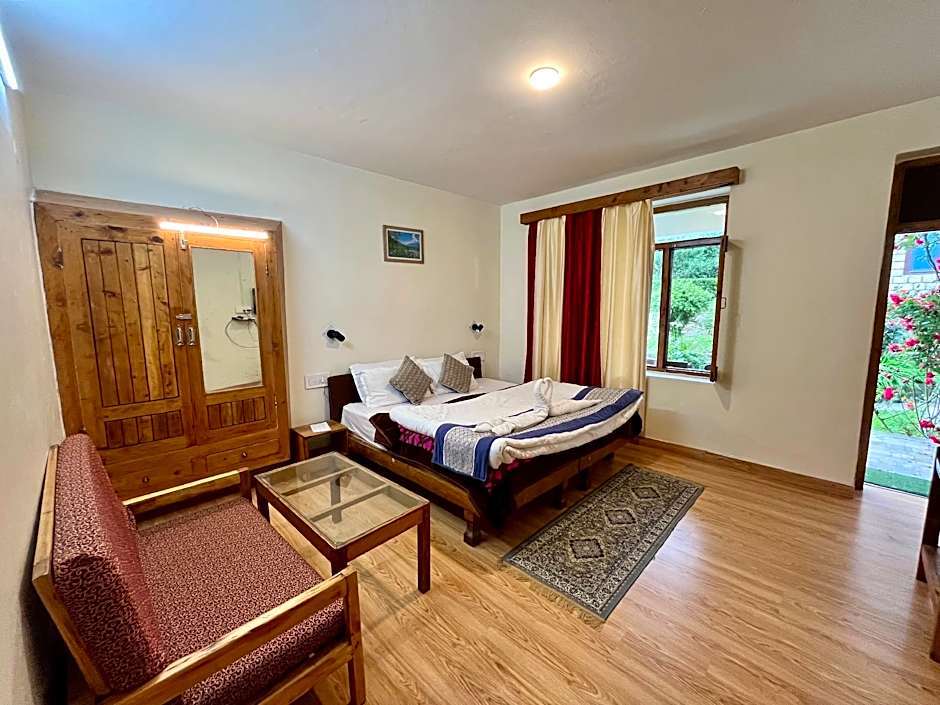 Tourist Hotel