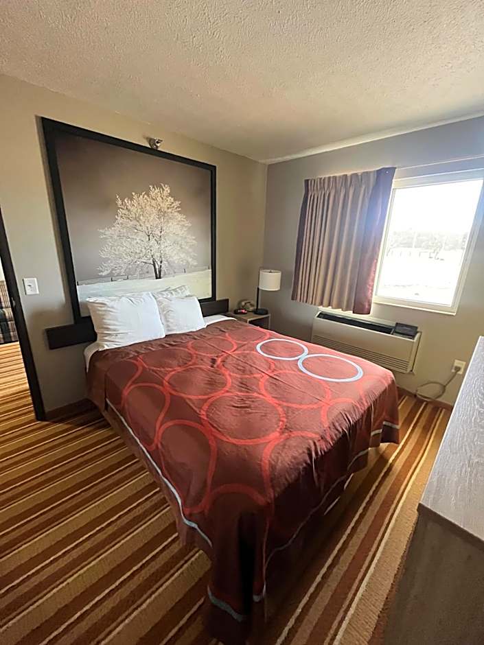 Photo 1 of 9 of 1 Queen Bed Suite