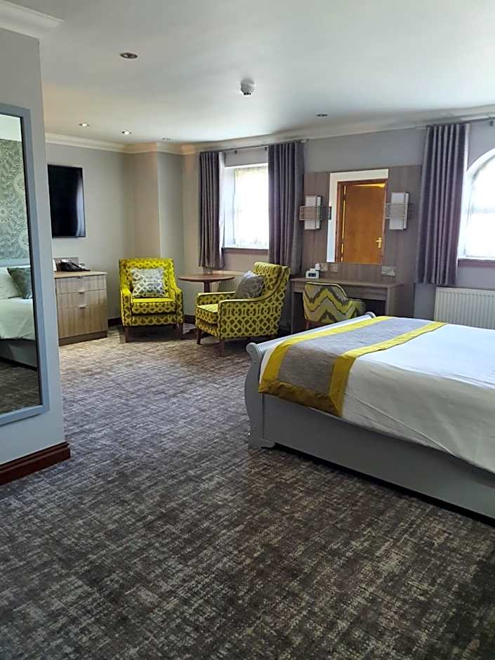 Best Western Plus Pastures Hotel