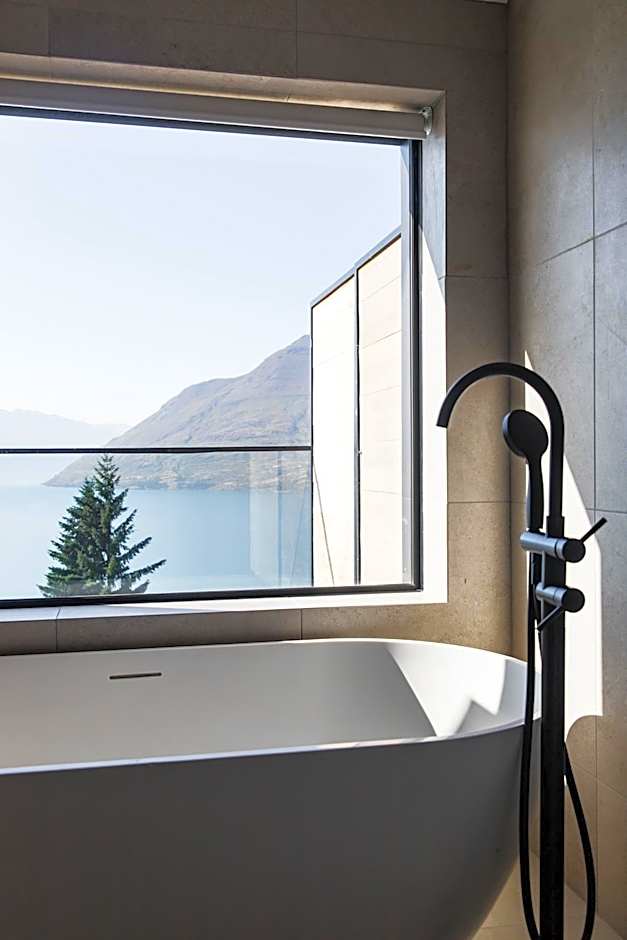Kamana Lakehouse