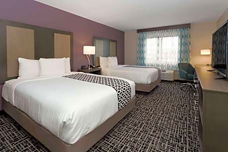 Deluxe Queen Room with Two Queen Beds