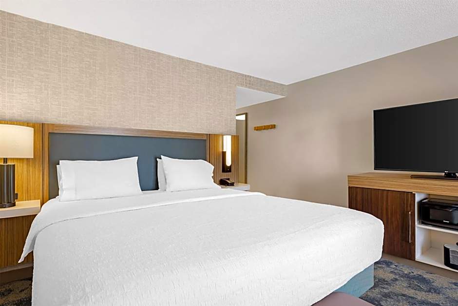 Hampton Inn By Hilton & Suites Plymouth