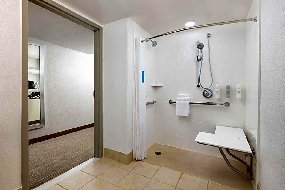 Hampton Inn By Hilton Naples-Central, Fl