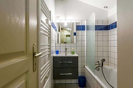 Château Croix Beauséjour "Maison du Vigneron"