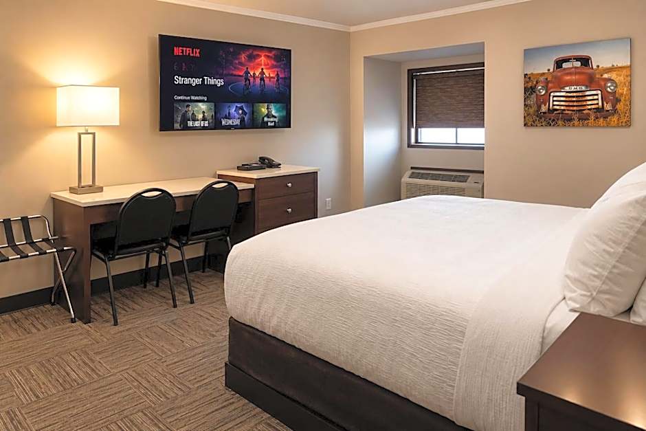 Homestead Inn & Suites