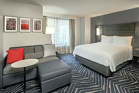 2 Bedroom Connecting Suite, Bedroom 1: 1 Queen, Bedroom 2: 1 Queen, Sofa bed