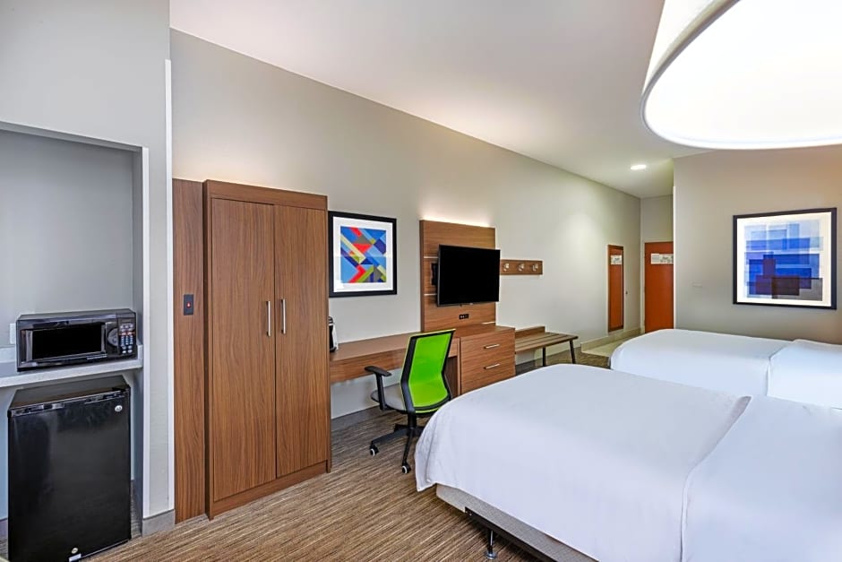 Holiday Inn Express Hotel & Suites Pryor By IHG