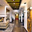 Country Club Hotel & Suites
