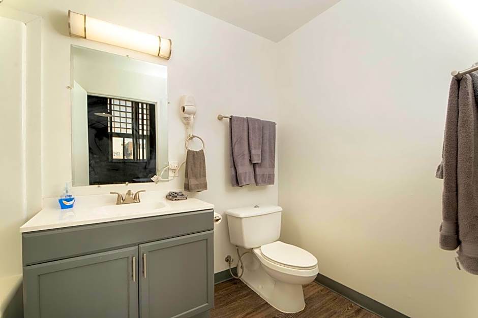 Renu Denver - Relax, Revive, Renew