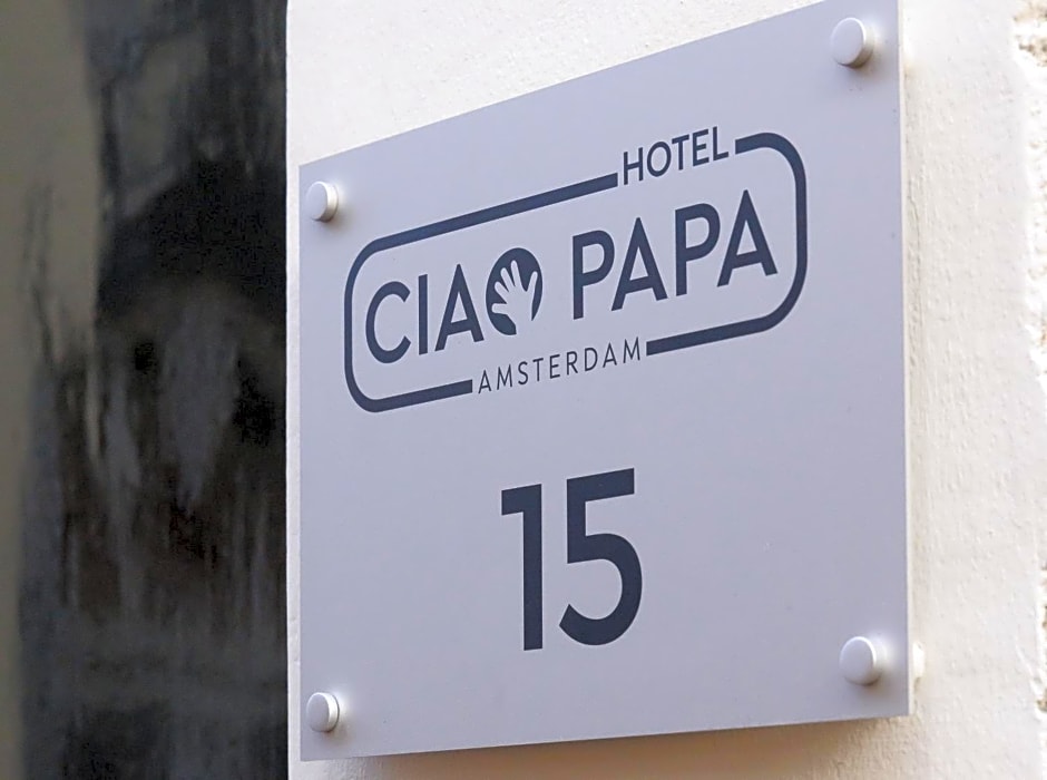 Ciao Papa Hotel Amsterdam Central Station
