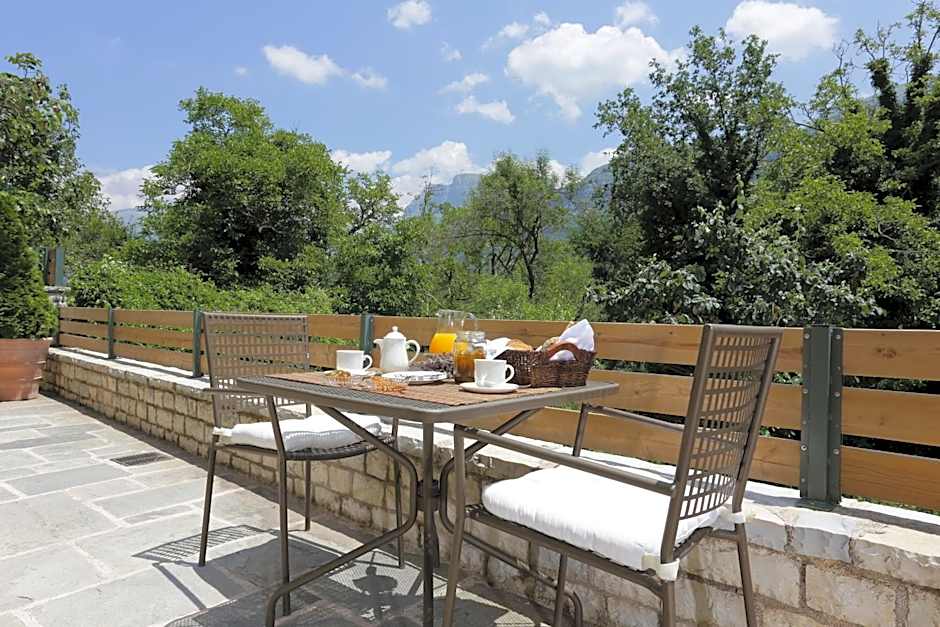 Gamila Rocks Mountain Hotel