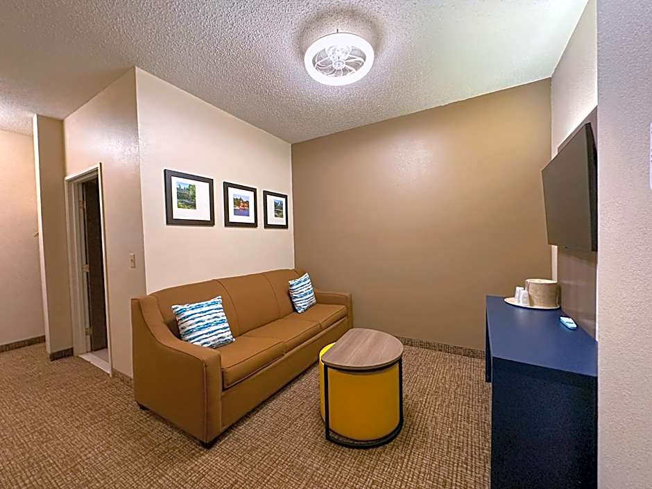 Comfort Inn & Suites Geneva- West Chicago