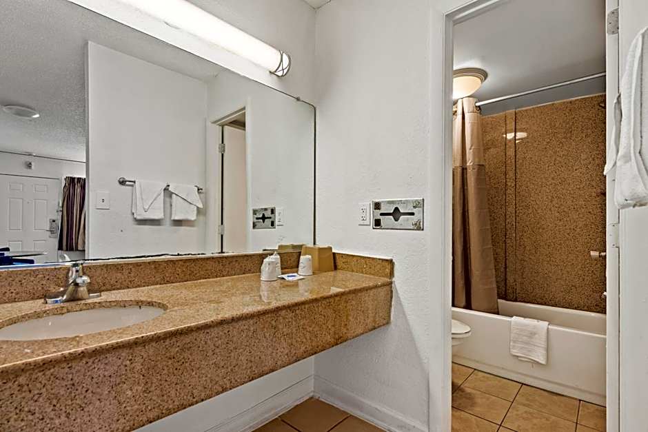 Economy Lodge Portsmouth