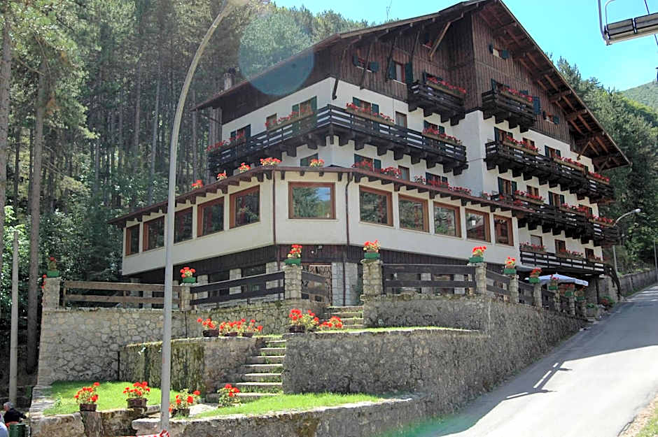 Hotel Garnì Mille Pini