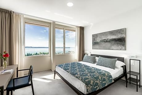 Double Room with Lake View - Annex