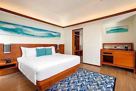 BEACHFRONT JUNIOR SUITE