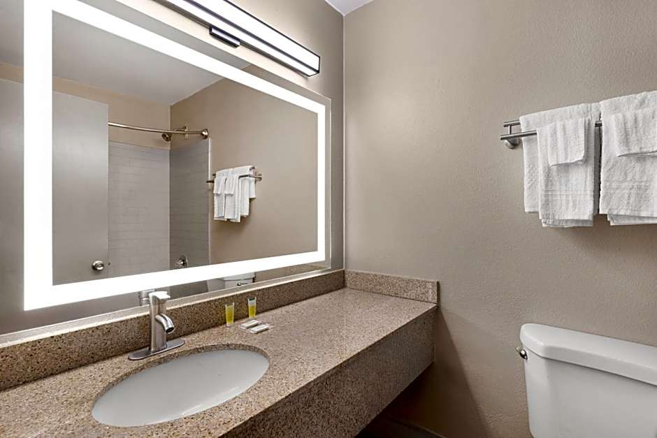 Super 8 by Wyndham Biloxi at the Beach