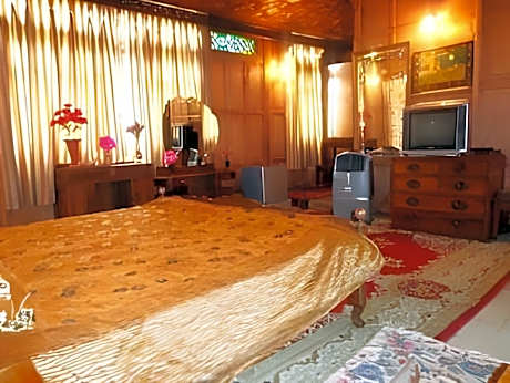 Royal Suite (All Meal Plan)