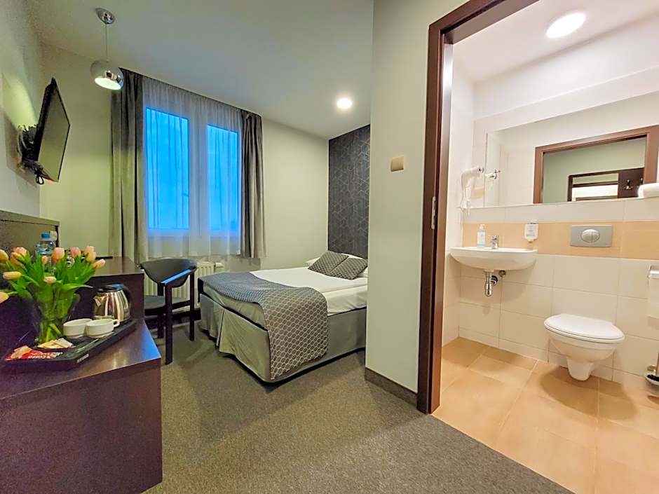 Hotel Fero Express POKOJE KLIMATYZOWANE AC