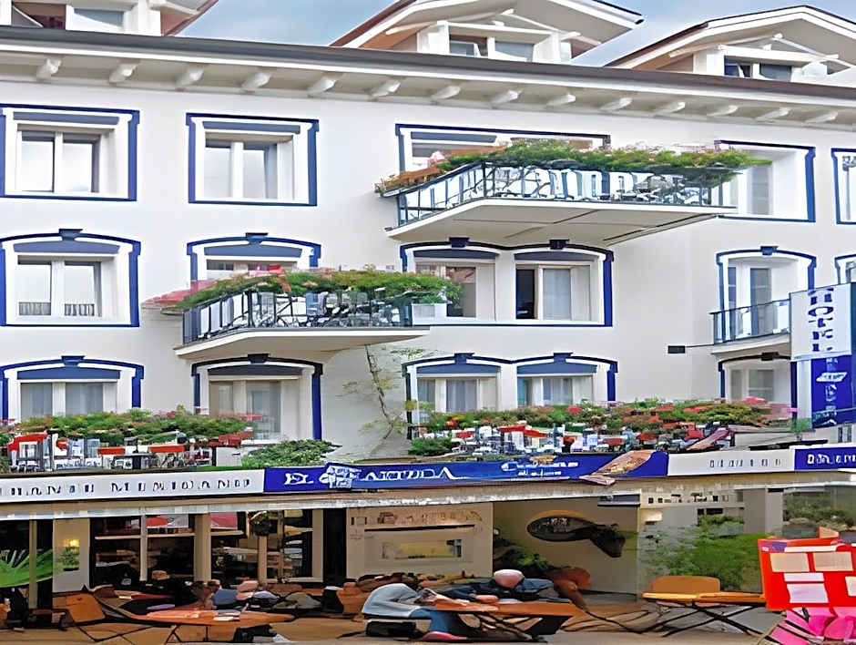 Hotel Blume / El Azteca