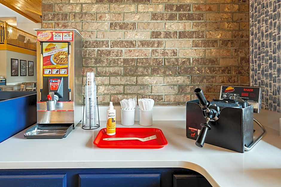 AmericInn by Wyndham Bismarck