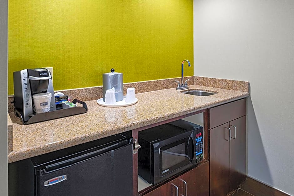 Holiday Inn Express Hotel & Suites Twentynine Palms