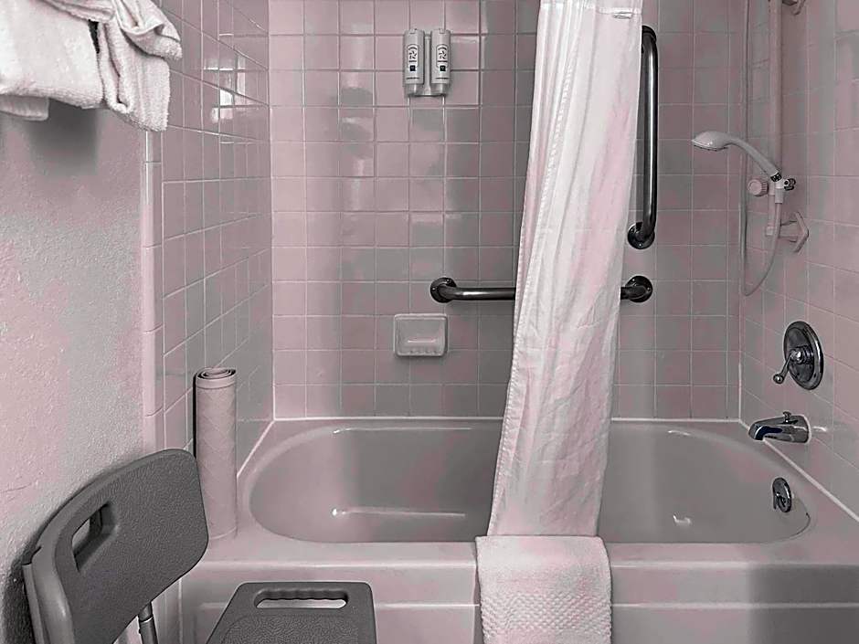 Quality Inn & Suites Everett