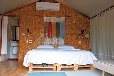 Superior Tent with Garden View