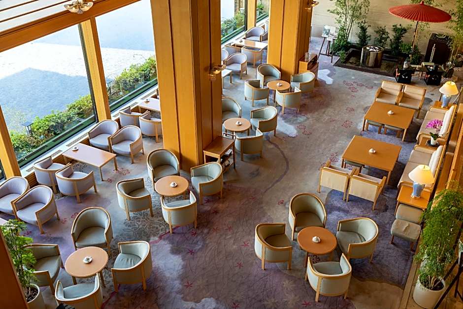 Takarazuka Onsen Hotel Wakamizu