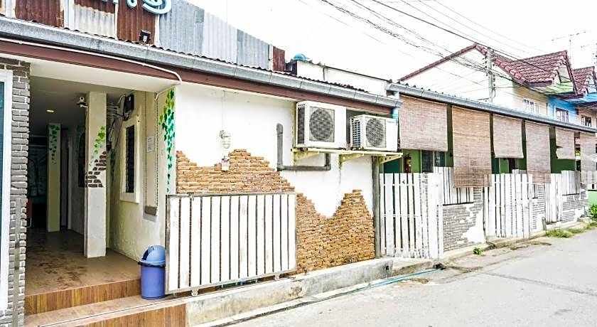 RoomQuest Amphawa VaylaSamran