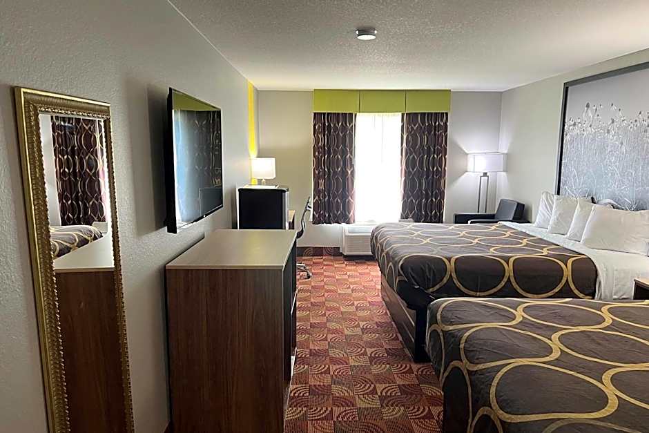 Super 8 by Wyndham Lake of the Ozarks