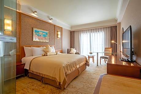 Executive Queen Sea View