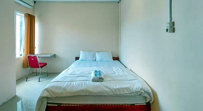 Artayya Puri 3 Syariah near Terminal Caruban Mitra RedDoorz