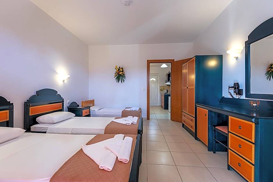 Cirillo Family Hotel-Christinas Studios