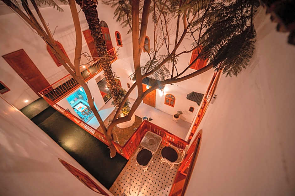 Riad O LY