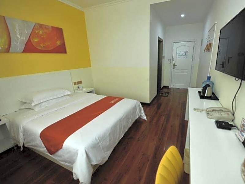 Shell Longnan Lixian Huancheng East Road Hotel