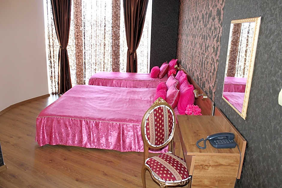 Семеен Хотел Идън