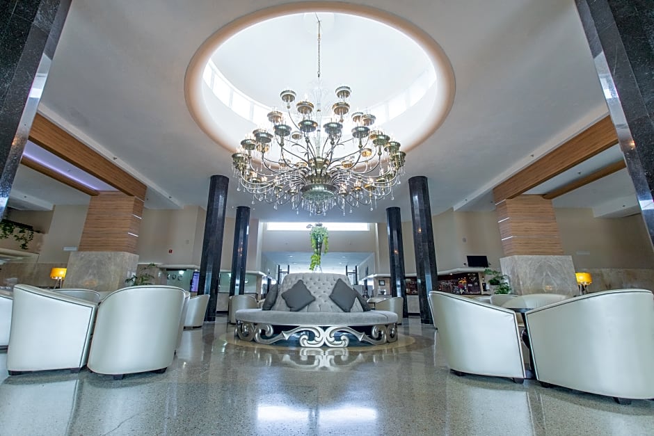 Sherry Frontenac Oceanfront