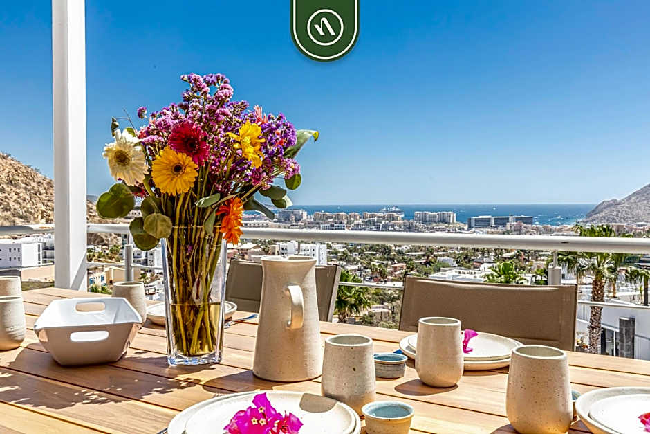 Brand New 3 BR Penthouse - Oceanview Rooftop Pool