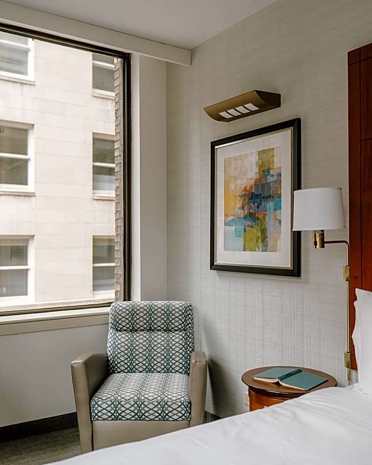CLUB QUARTERS HOTEL, CENTRAL LOOP