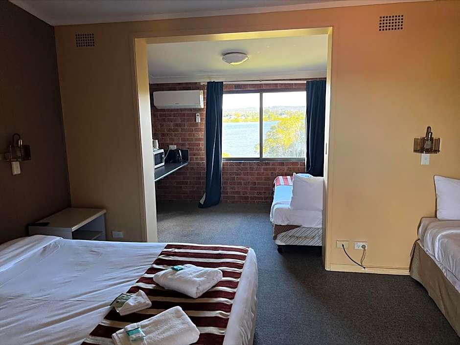 Riverview Motor Inn