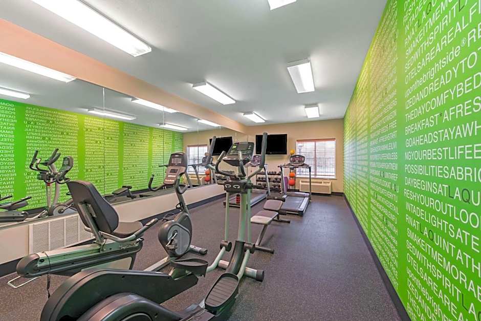 La Quinta Inn & Suites by Wyndham Bridge City