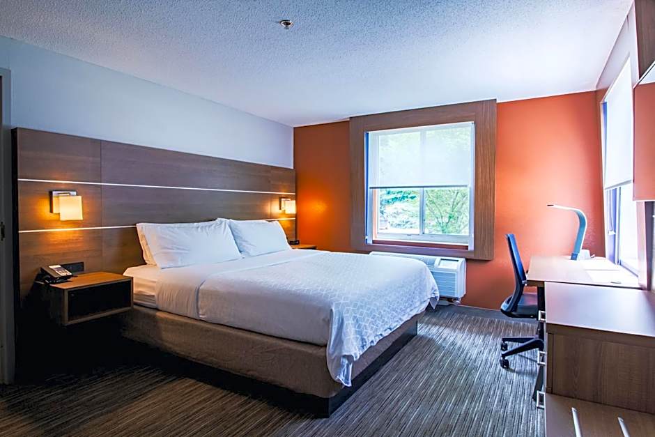 Holiday Inn Express & Suites Lincoln East - White Mountains By IHG
