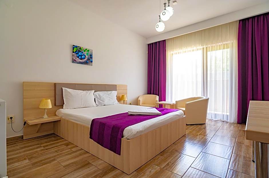 Q Hotel