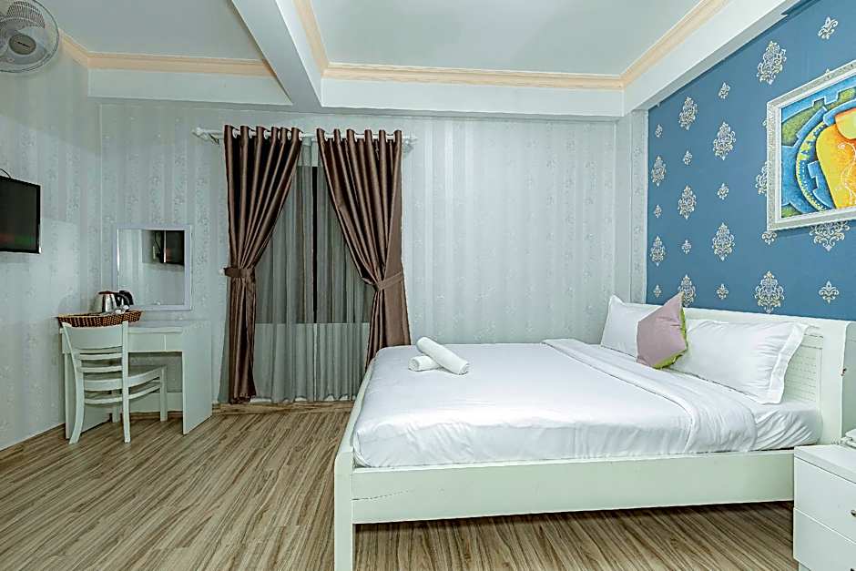 Ken's Backpackers Hotel