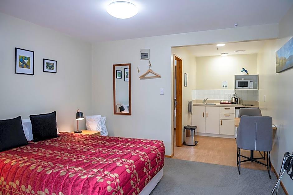 ASURE Aspiring Court Motel