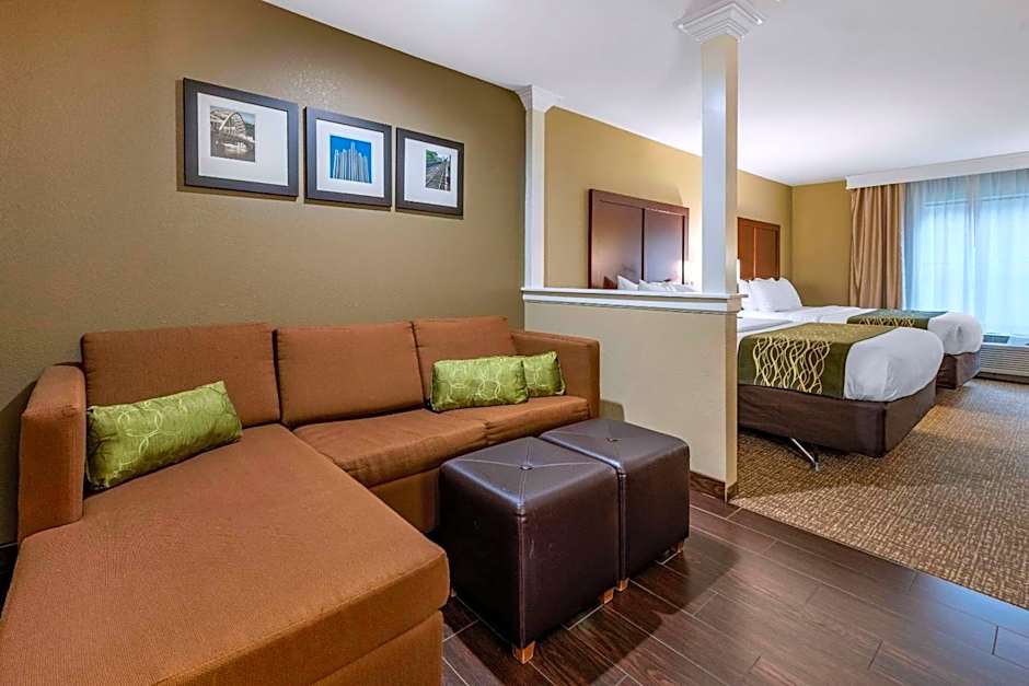 Comfort Inn & Suites Pittsburgh