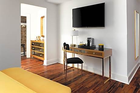 Enclave Interior King (No Windows)